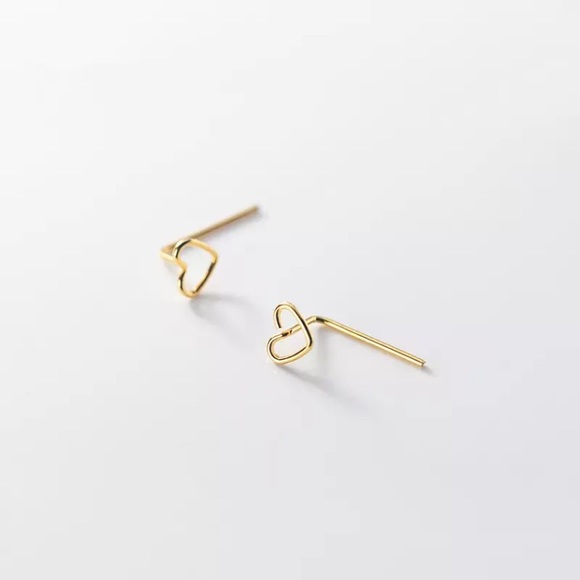 🔴𝟭𝟬/$𝟮𝟱🔴NEW Gold Heart Simple Stud Earrings - Picture 5 of 12